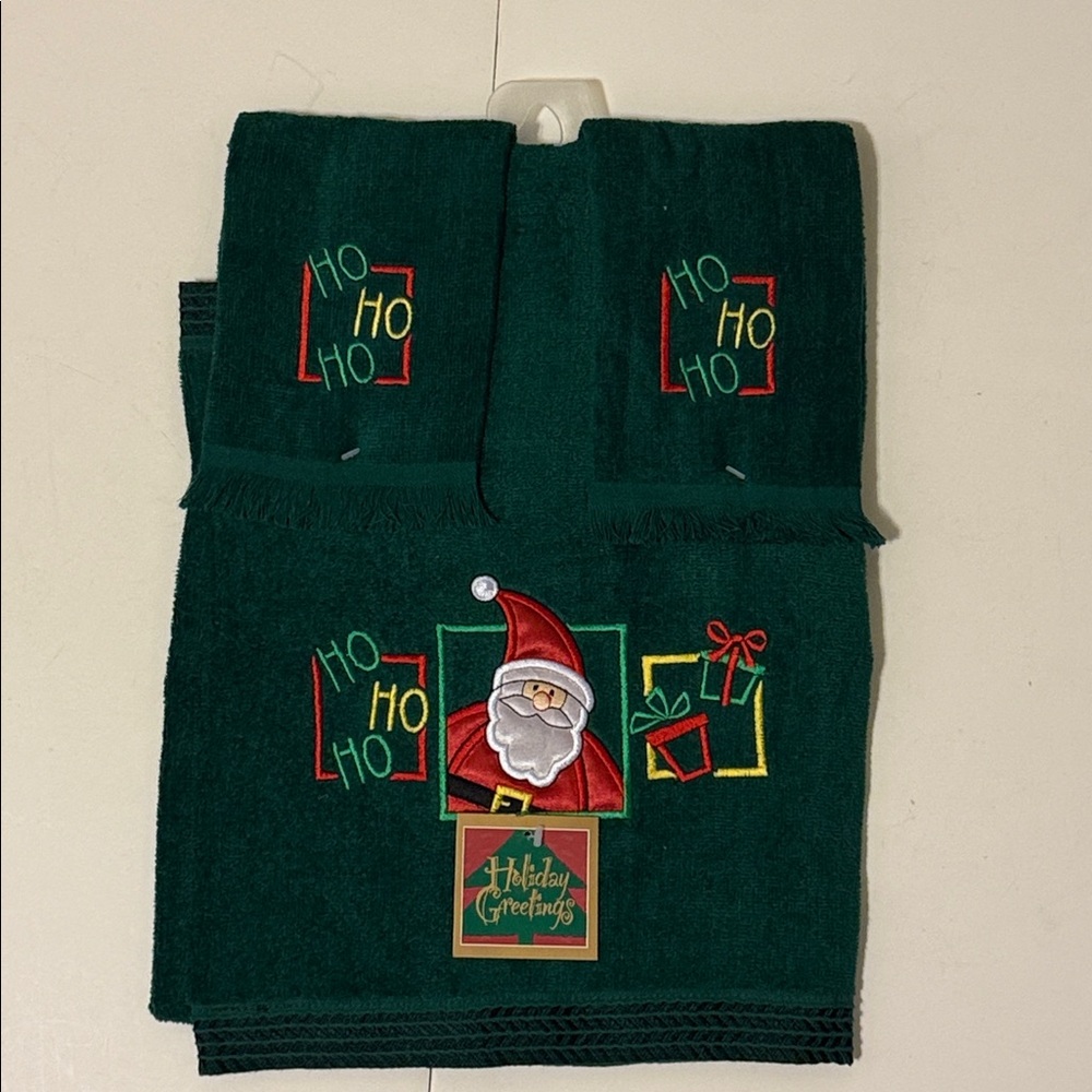 Vintage Santa Holiday Towel Set 1 Bath Towel 2 Hand Towels Dark Green New
